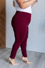 Magic Skinny Pants in Wine